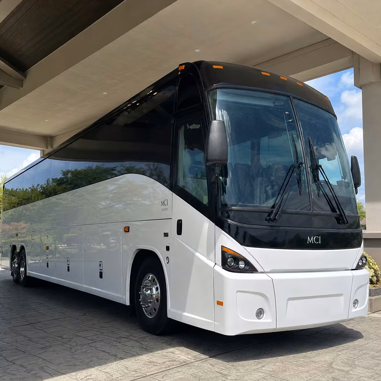 shuttle your team to dfw airport and nearby business districts